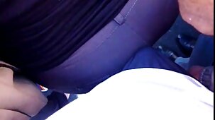 Jolie femme porno bi francais masturbe sa fente affamée avec un oreiller