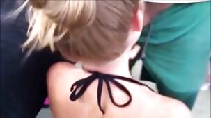 Un amateur de bière baise sex mere et fils francais une femme étrange sur le trottoir