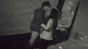 Le photographe voyou s'est branlé sur la fille le pénis filme porno allemand est très savoureux