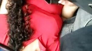 Une fille en x porno allemand foulard suce un pénis dur