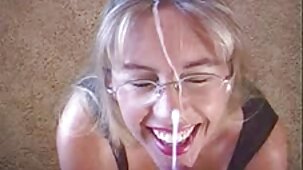 Des ordures sexy aux cheveux bouclés absoluporn francais ont enlevé son jean et ont commencé à se satisfaire