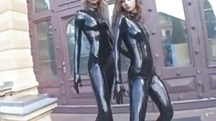 Cocu branle la bite tout en espionnant sa femme en train de dessin animé porno en français coucher avec son meilleur ami sous la douche