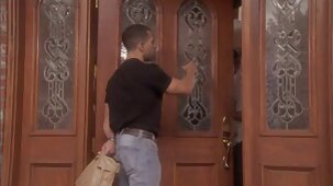 Salope souriante se films porno complet en français doigte le clitoris en étant assise par terre