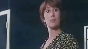 Un homme a intelligemment baisé une grand-mère porno francais ecole malléable dans un lapin