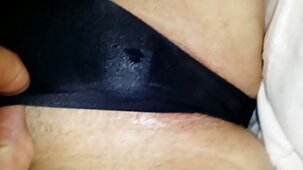 Beauté avec un cul délicieux film porno streaming francais gratuit aspiré un peu devant la caméra