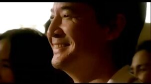 Un homme gros est furieux et baise deux copines à film sex espagnol la maison