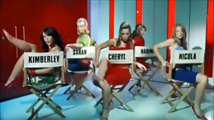 Chatte de beauté créditée porno français dans le bus au raifort tatoué