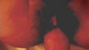 Une femme film francais xnxx stricte a mis un minou sur le visage de son mari