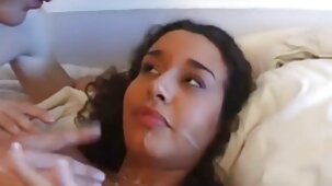 Une fille inquiète a brûlé sa mère pour avoir reniflé sa film porno français entier culotte et baisée