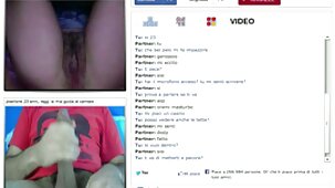 Jolie chienne saute sur la chatte de porno italien en francais poivre en caoutchouc