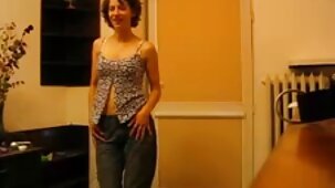 Blonda et son mec se font défoncer devant vidéo x en francais le miroir