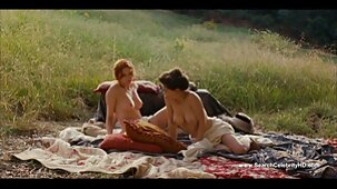 Chienne clouée à l'extérieur et amenée à l'orgasme films erotiques francais gratuits