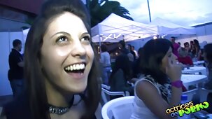 Caresse activement une video porno francaises gratuites chatte poilue avec un vibromasseur