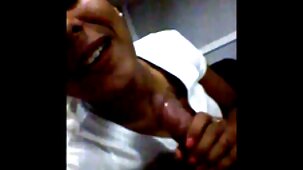 Ce monsieur a séduit sa copine et l'a capitalisée stream porno french