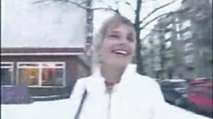 Salope mere et fils francais xxx en silicone séduit un homme noir pour le sexe