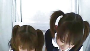 Attractive Minx porno langue français s'est donnée directement sur la table