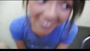 Dans une pièce film complet en francais xxx complètement blanche, elle m'a donné un coup de langue et branlé ma bite