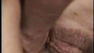 Fille maigre se masturbe une chatte porno fronce tendre
