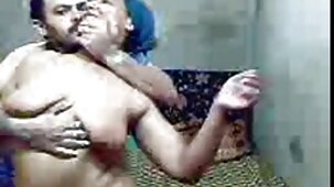 L'entraîneur est excité et met son épingle film x amateur français gratuit dans le poilu