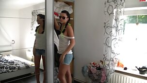 Une jeune femme spectaculaire sait exactement comment ne film français sexe pas s'ennuyer à la maison