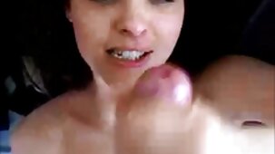 Blonde se masturbe le vagin avec un mere fille porno francais gros vibromasseur