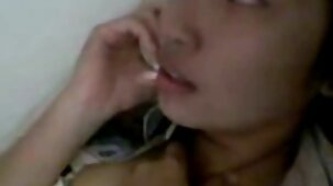 Le filme porno belge mec pisse sur la chatte de sa copine avec un cul appétissant