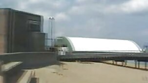 Couple orgie amateur francais amoureux s'amusant à jouer au travail